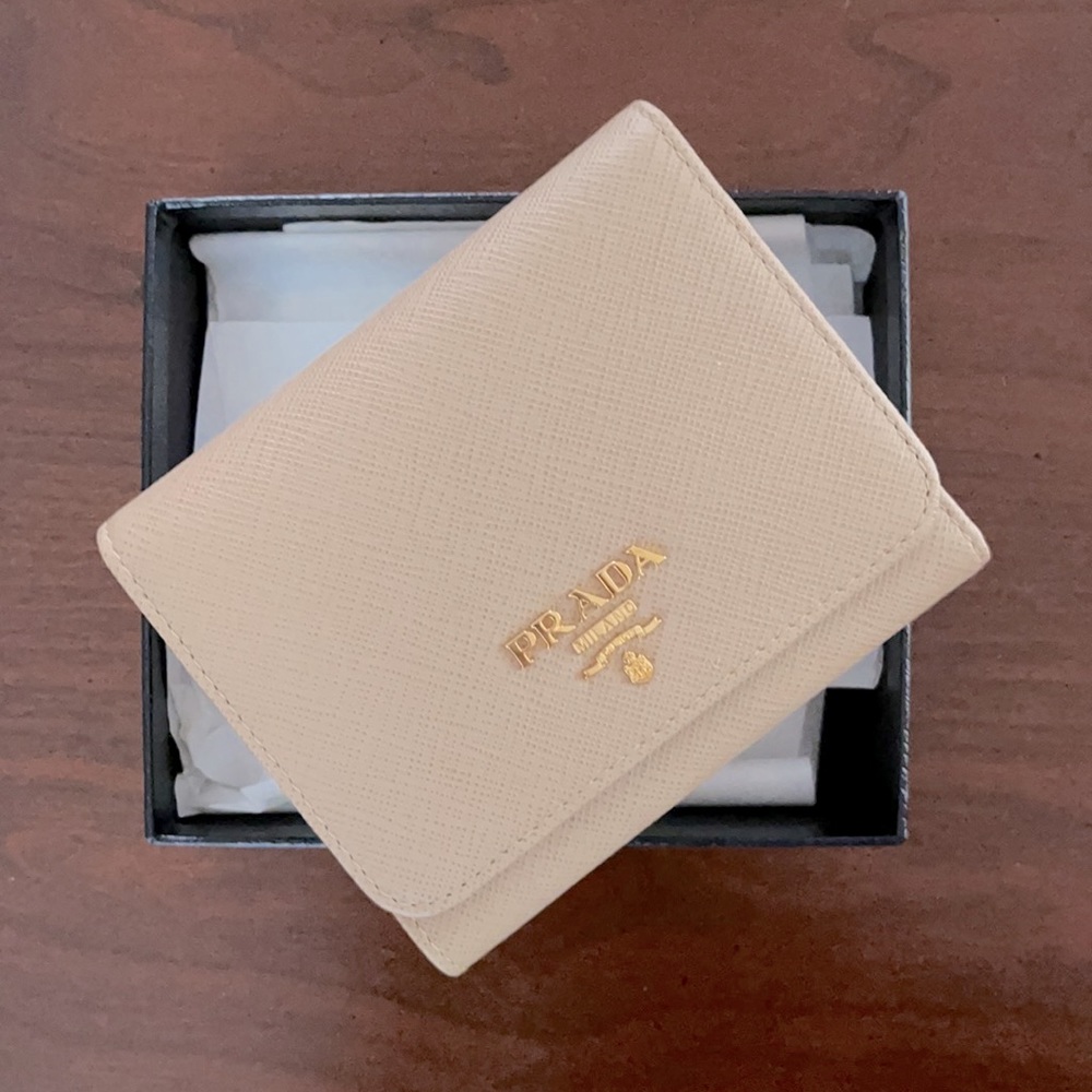 Prada Small Saffiano Wallet (Beige)